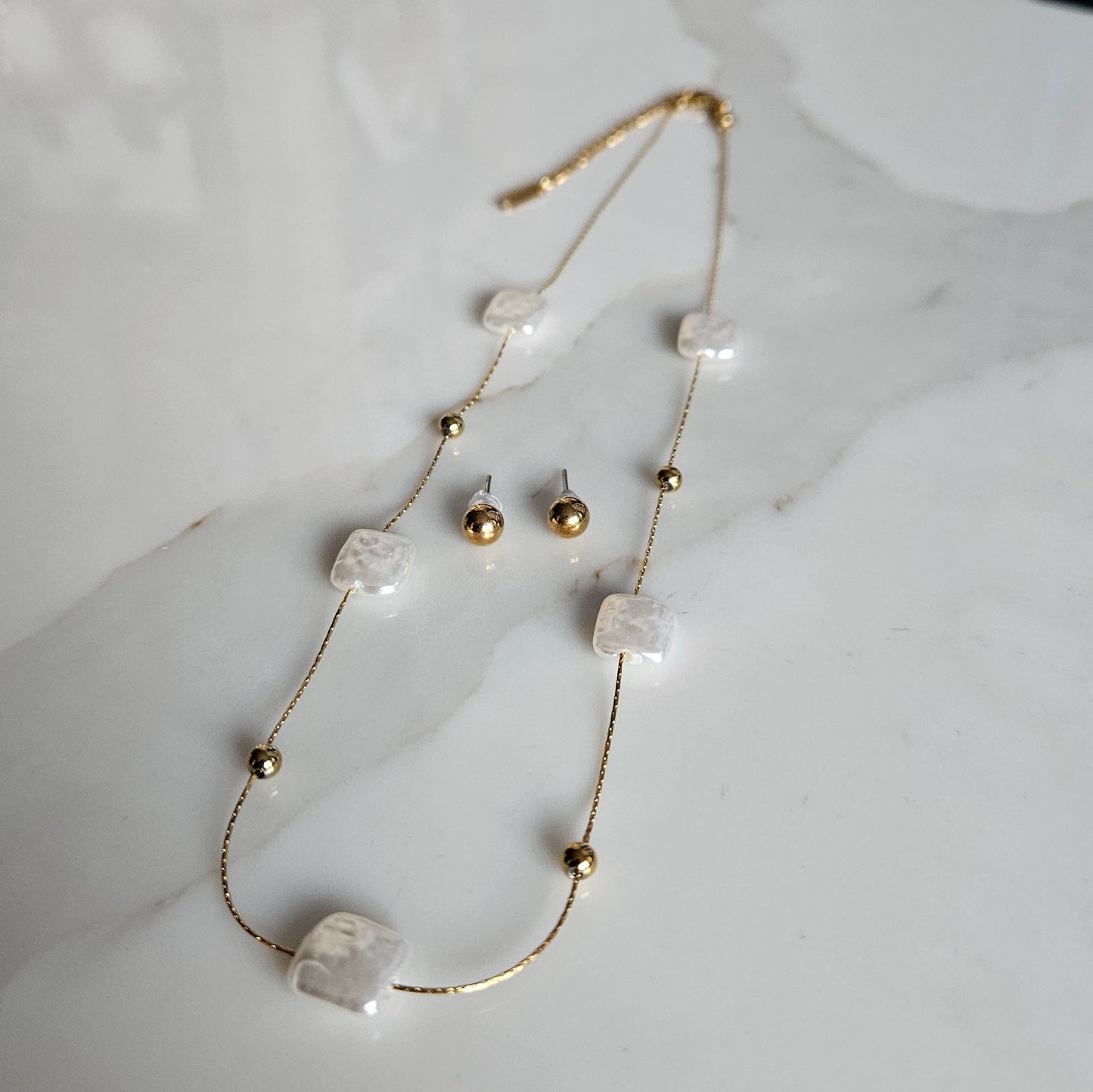 Collier Perles Carrées
