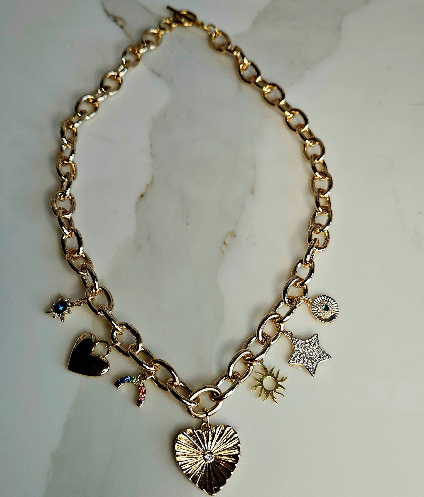 Collier Charm's "Univers Scintillant" Doré avec Fermoir Toggle - Pièce unique